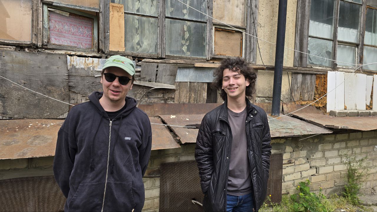 Эмо в Дагестане
Я решил проебать некоторые города в туре, в которых уже был или они были просто унылые типа Ставрополя, чтобы подольше потусить в более интересном Дагестане | Сетка — социальная сеть от hh.ru