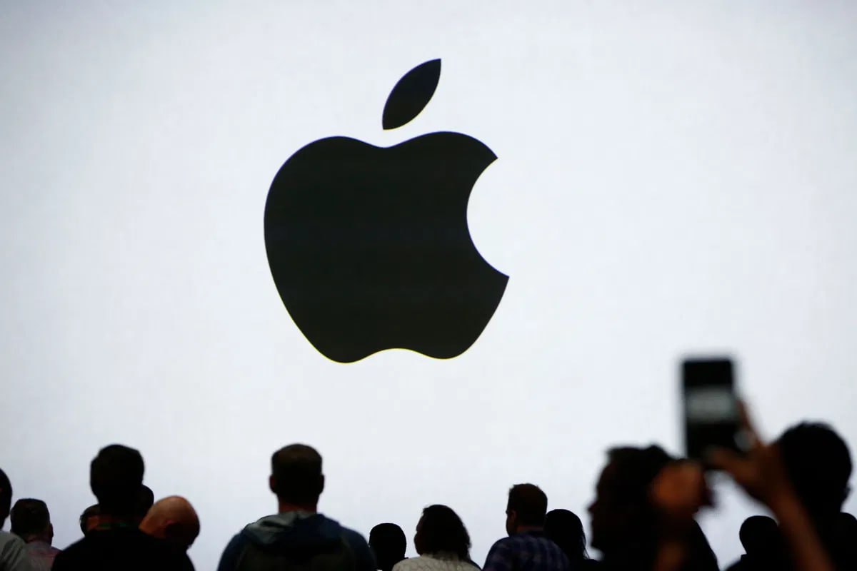 Суд в Москве впервые оштрафовал Apple за «пропаганду ЛГБТ» (движение признано экстремистским и запрещено в России) на 2,5 млн рублей
👍 БайБайден. Подписаться | Сетка — социальная сеть от hh.ru