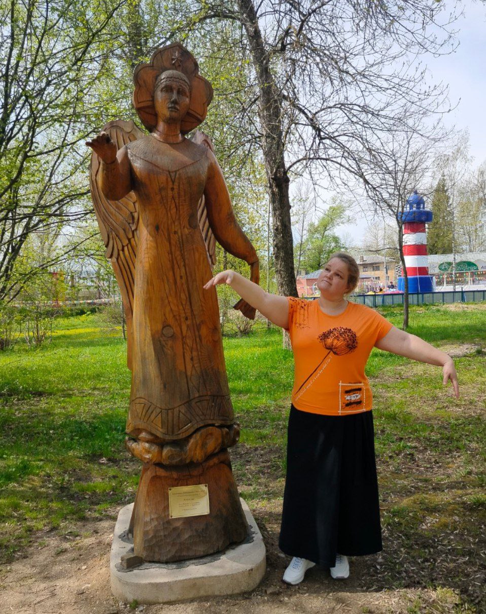 Живёт себе человек 30/40/50 лет "как все", ходит на работу, ездит на дачу, всем угождает, всем нравится..
А потом бац!!! И не по схеме. | Сетка — социальная сеть от hh.ru
