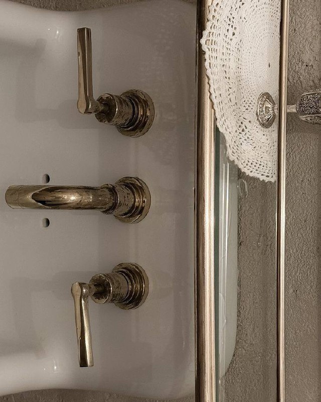 ✨Шаблон для сторис с красивой цитатой
Иногда хочется просто поделиться мыслью, фразой или отрывком из книги — и делать это красиво | Сетка — социальная сеть от hh.ru