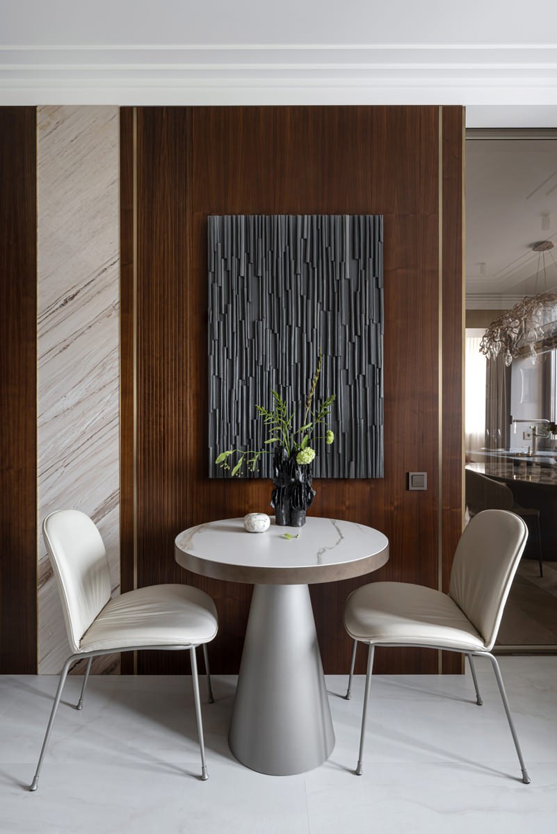 Даже видавшие виды специалисты на каждом объекте встречаются с чем-то новым — опытный архитектор Янина Филиппова не исключение, в этом проекте ей впервые досталась квартира в старом фонде со всеми выт... | Сетка — социальная сеть от hh.ru