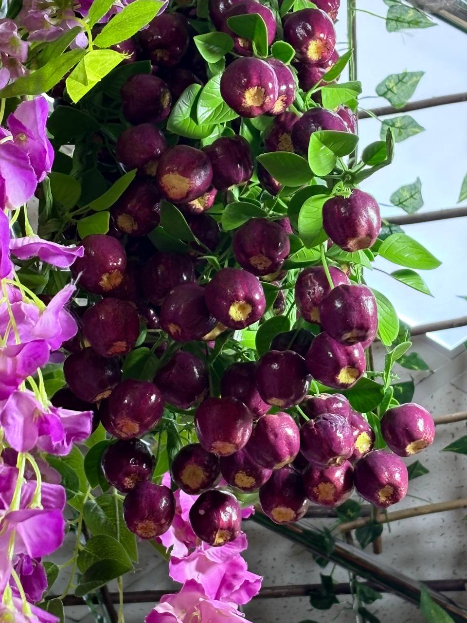 🍅🍆 Не просто урожай, а арт-объект! Декоративные овощи и фрукты в дизайне 🍇🍋
Представьте: гости заходят в ваш ресторан, отель или бутик — и сразу попадают в сочную, яркую фотозону, где гроздья виноград... | Сетка — социальная сеть от hh.ru