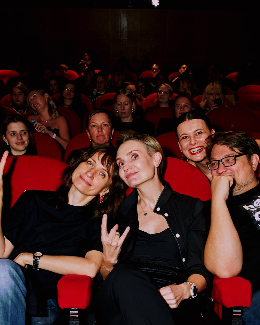 Сегодня для меня особенный день – день премьер.
Вчера мы была премьера фильма «Сотрудничество», в рамках которого мы запустили свою ракету. Трансформировали NewBiz в IT-компанию | Сетка — социальная сеть от hh.ru