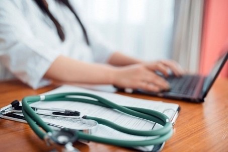 Работника уволили за непрохождение медосмотра в выбранной руководителем клинике
Сотрудник обратился в суд с иском к работодателю, требуя признать приказ об увольнении незаконным и восстановить его на ... | Сетка — социальная сеть от hh.ru