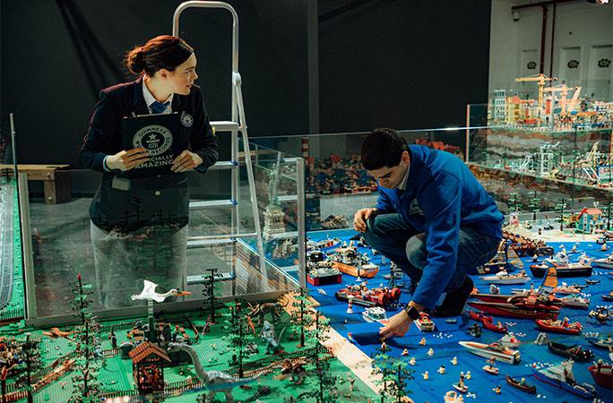 Имба: в Португалии построили самый большую в МИРЕ диораму города из LEGO. Компания, которая сделала это, попала в книгу рекордов Гинесса | Сетка — социальная сеть от hh.ru