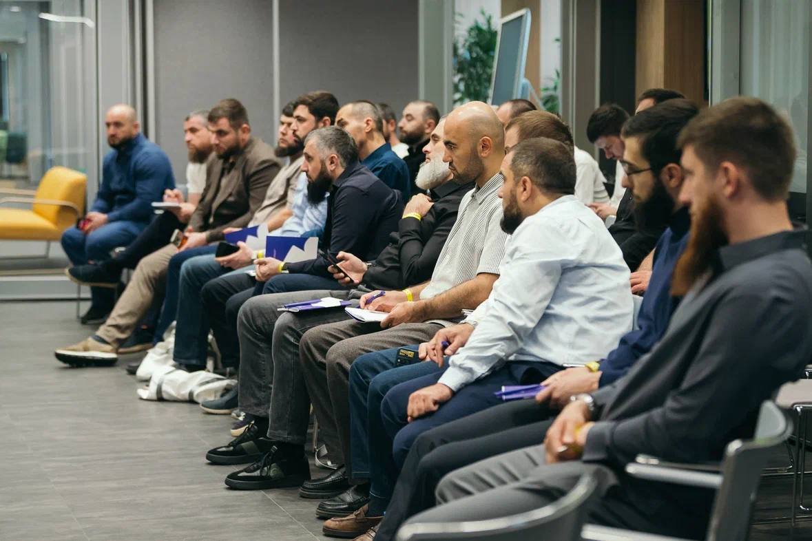 🤍 Закрытая бизнес-миссия в Т-Банке: про масштаб, принципы и профессиональную насмотренность
Бизнес-миссии — это про открытость | Сетка — социальная сеть от hh.ru