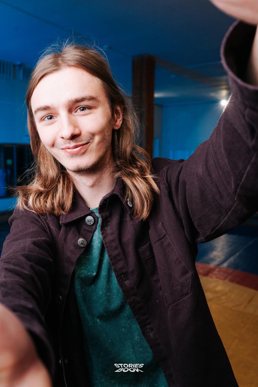 С окончанием 9 или 11 класса!
Иди обниму 🤗 | Сетка — социальная сеть от hh.ru