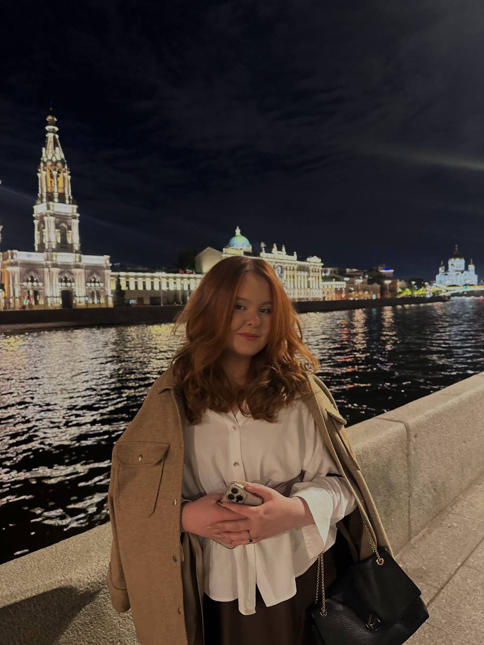 После сдачи диплома все ощущается по-другому: сезон года, улицы, на которых я раньше училась, Москва, да и если честно самоощущение немного поменялось | Сетка — социальная сеть от hh.ru