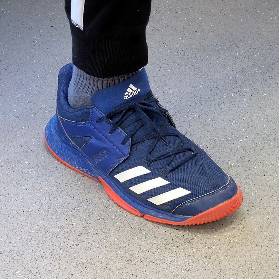 Очень часто проходишь мимо, казалось бы рядовых и невзрачных кроссовок | Сетка — социальная сеть от hh.ru