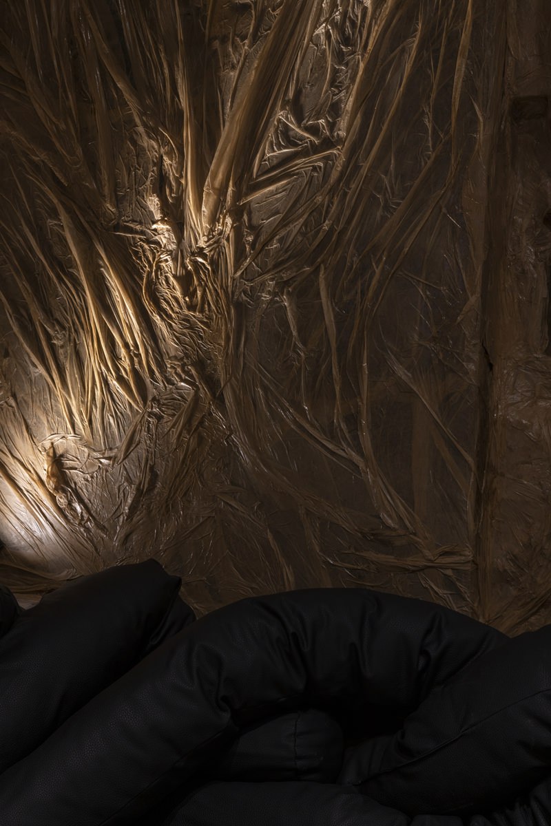 Интерьер бара в Калининграде, вдохновленный «стыком веков», по проекту архитектора Дарьи Белецкой. Смотрите и читайте на сайте wajournal.ru
Автор проекта: архитектор Дарья Белецкая | Сетка — социальная сеть от hh.ru