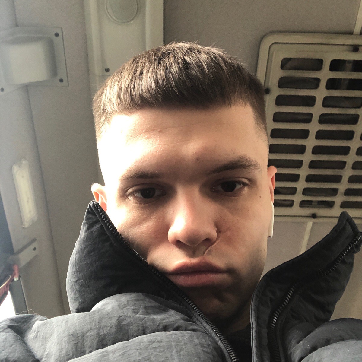 Антон Артемов