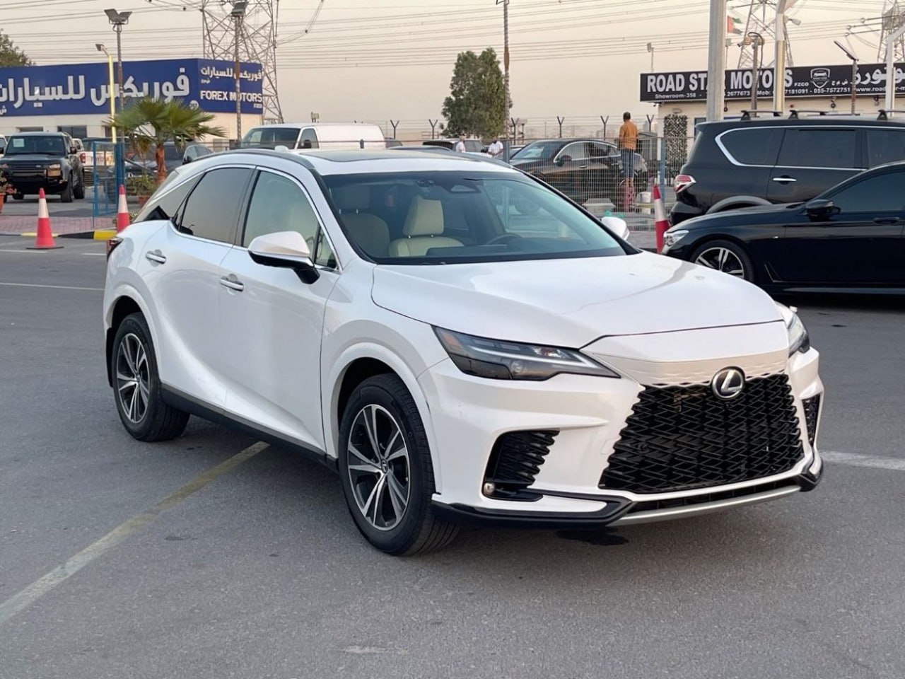 ❤️ Японский премиум из ОАЭ — Lexus RX350h
Пробег — 5.600 км
Год выпуска — 2023
Двигатель — гибрид 2.5 л, 240 л | Сетка — социальная сеть от hh.ru