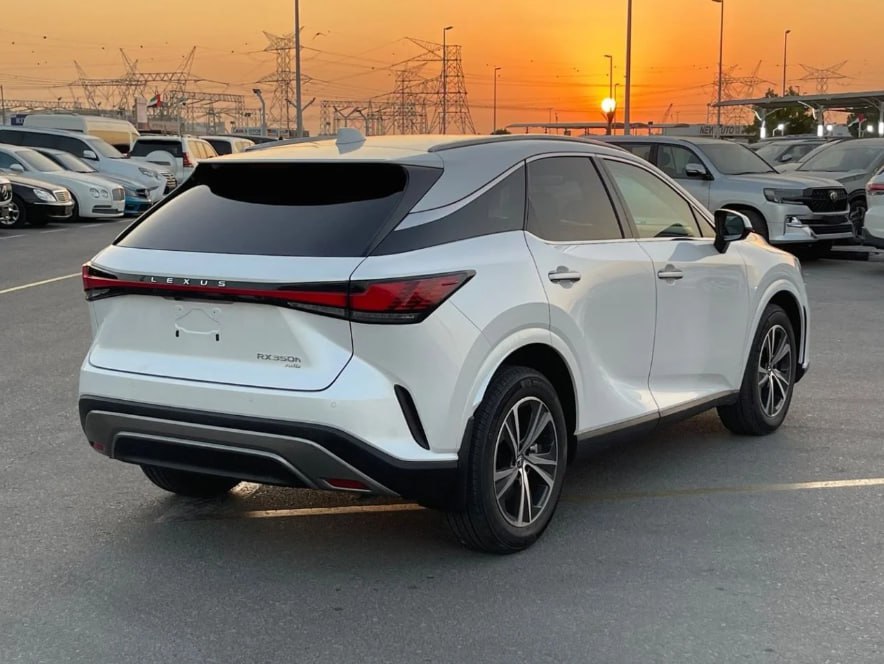 ❤️ Японский премиум из ОАЭ — Lexus RX350h
Пробег — 5.600 км
Год выпуска — 2023
Двигатель — гибрид 2.5 л, 240 л | Сетка — социальная сеть от hh.ru