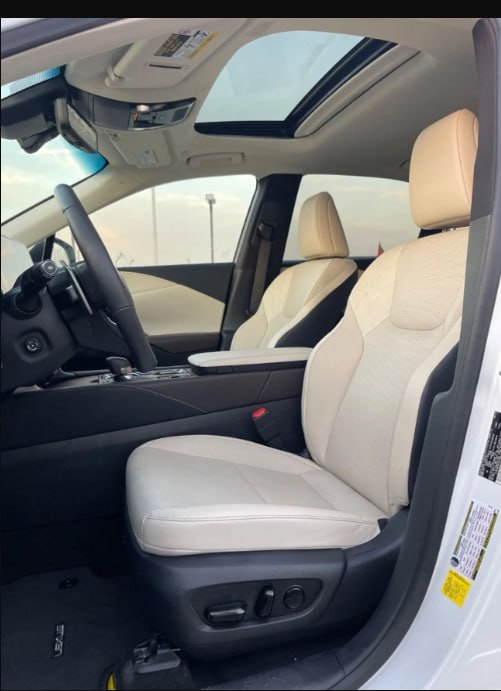 ❤️ Японский премиум из ОАЭ — Lexus RX350h
Пробег — 5.600 км
Год выпуска — 2023
Двигатель — гибрид 2.5 л, 240 л | Сетка — социальная сеть от hh.ru