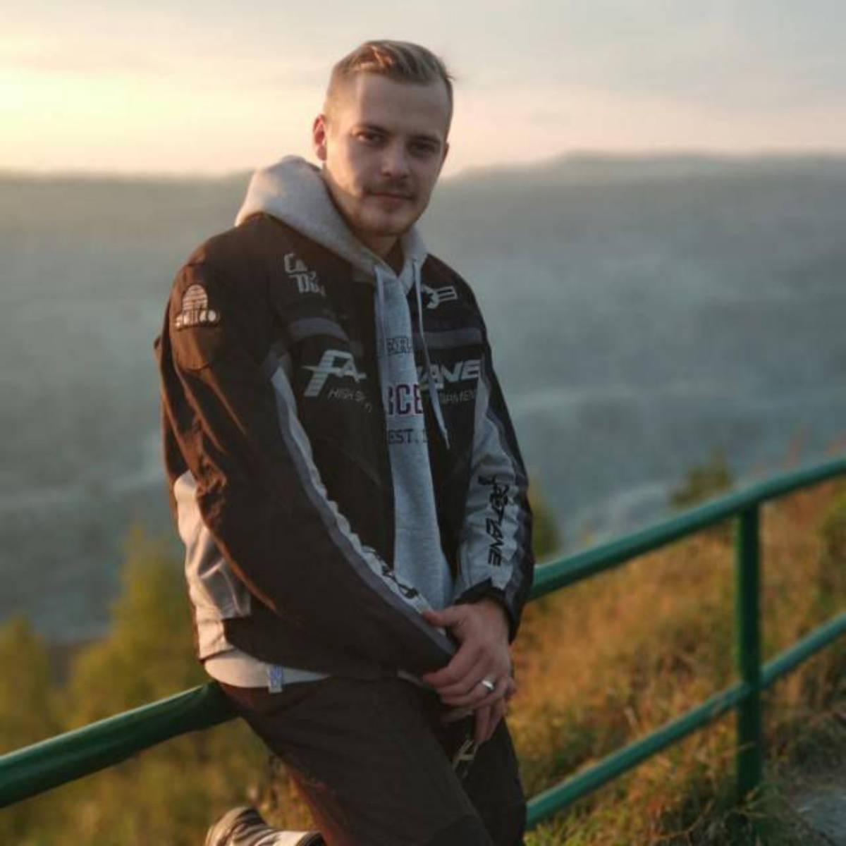 Евгений Мельников