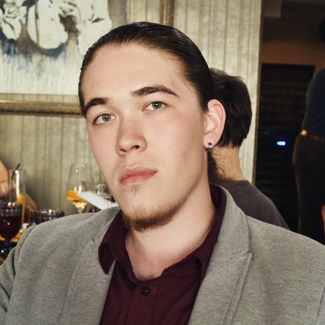 Александр Ушаров