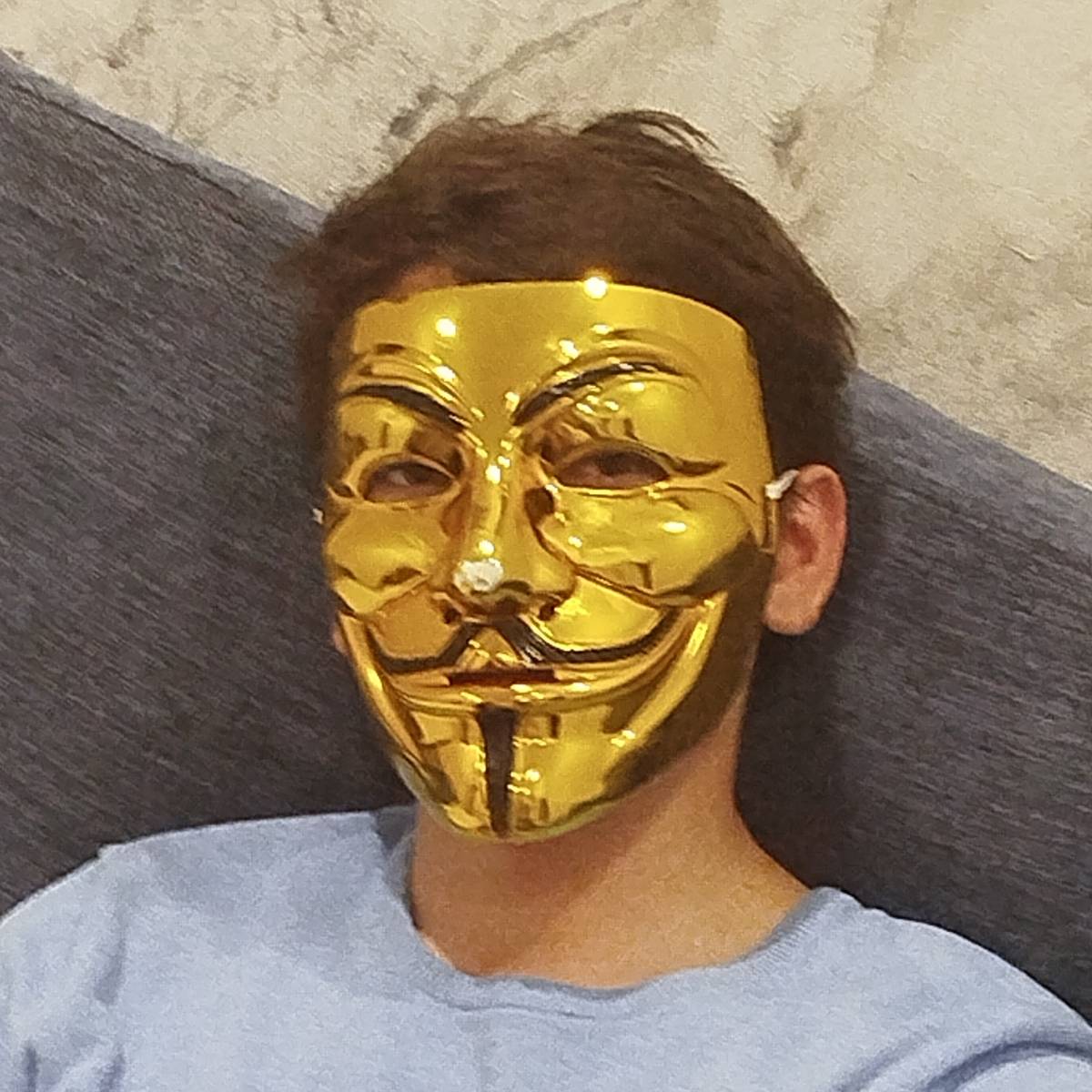 Илез Евлоев