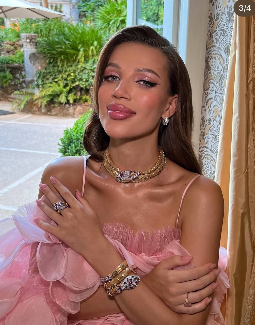 Инесса Новикова (Шевчук) одна из немногих россиянок, кого глобальный Bvlgari позвал на закрытый показ в Риме. Змеиный обвес у нее крайне убедительный. | Сетка — социальная сеть от hh.ru