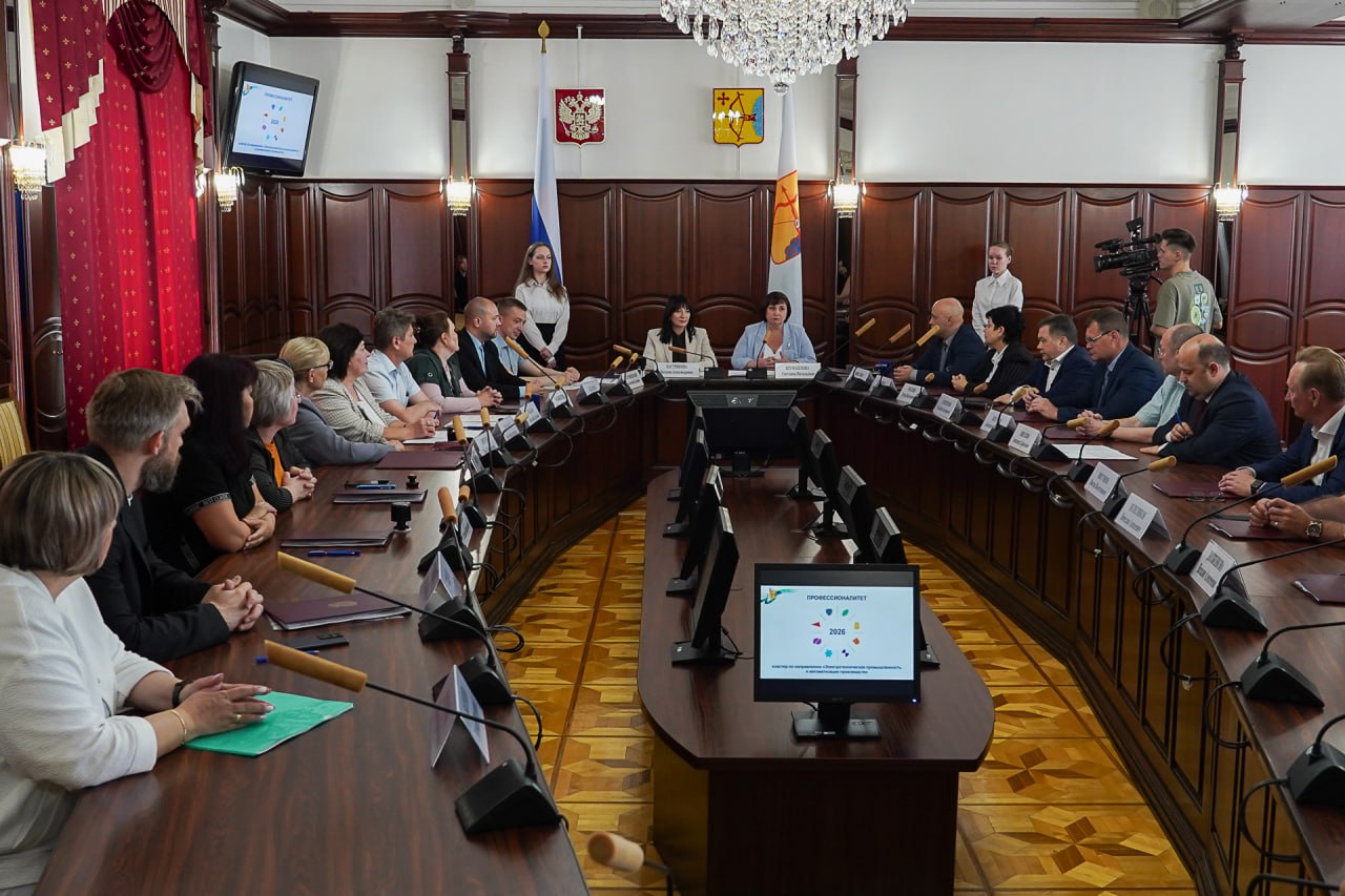 "Синаптик" сегодня подписал соглашение с правительством Кировской области, образовательными организациями и коллегами из отрасли соглашение об учреждении образовательно-производственного кластера «Эле... | Сетка — социальная сеть от hh.ru