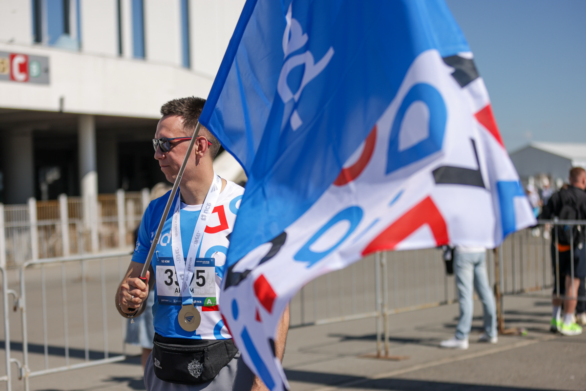 Команда Lad в восьмой раз стартовала на «Беги, герой!»🏃‍♀️ | Сетка — социальная сеть от hh.ru