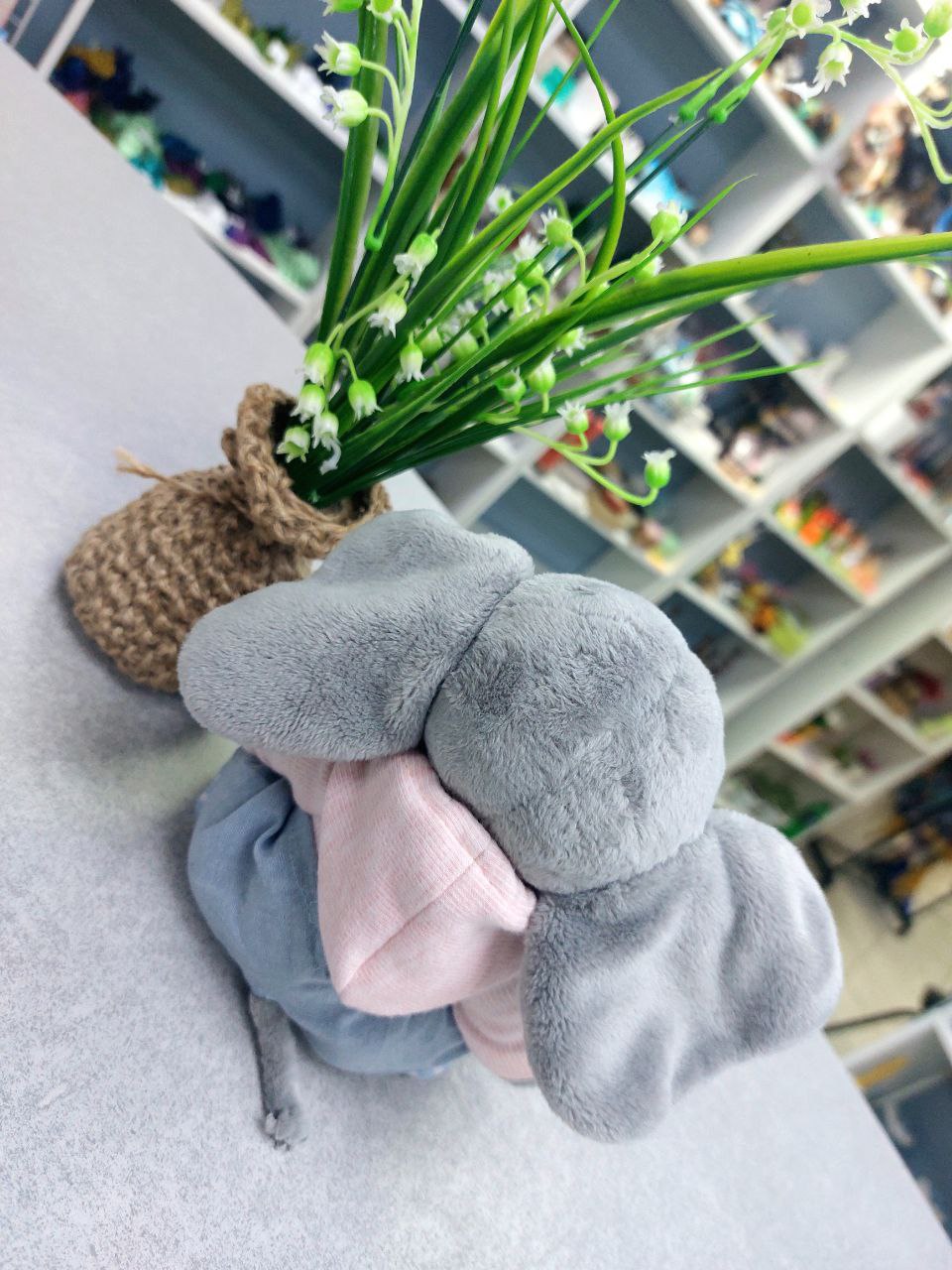 🐘💖 УНИКАЛЬНЫЙ СЛОНИК РУЧНОЙ РАБОТЫ 
Этот 19-см очаровашка в розовой кофточке и синем комбинезоне — не просто игрушка, а душевный друг!  
✨Почему стоит взять его домой?
- Умеет сидеть — удобно размести... | Сетка — социальная сеть от hh.ru