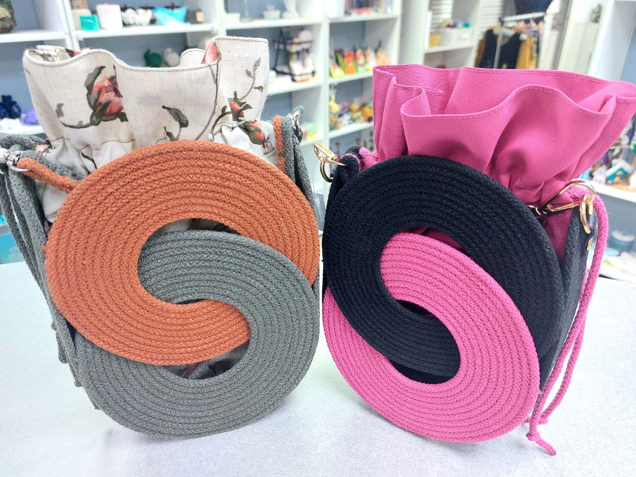 🔥 НОВИНКИ В «ЧУДЕСАХ»! СУМКИ ИЗ ШНУРА — ЛЁГКИЕ, СТИЛЬНЫЕ.
Эти сумки словно сплетены из летнего ветерка — легкие, прочные, лаконичные, но с характером!
✔ Шнур держит форму, не утяжеляет образ | Сетка — социальная сеть от hh.ru