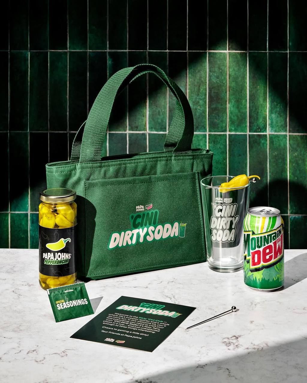 Ого, Papa John’s выкатил ОСТРУЮ газировку MountainDew с перцем. Напиток доступен только для 18+ юзеров с бонусной картой, а в составе у него только хорошие вайбы и немного «пеппероничини» | Сетка — социальная сеть от hh.ru