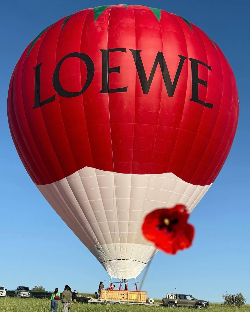 Феномен Loewe: Как бренд превращает творчество в маркетинговую силу
Loewe – это символ тонкой грани между традиционным искусством и современной модой | Сетка — социальная сеть от hh.ru