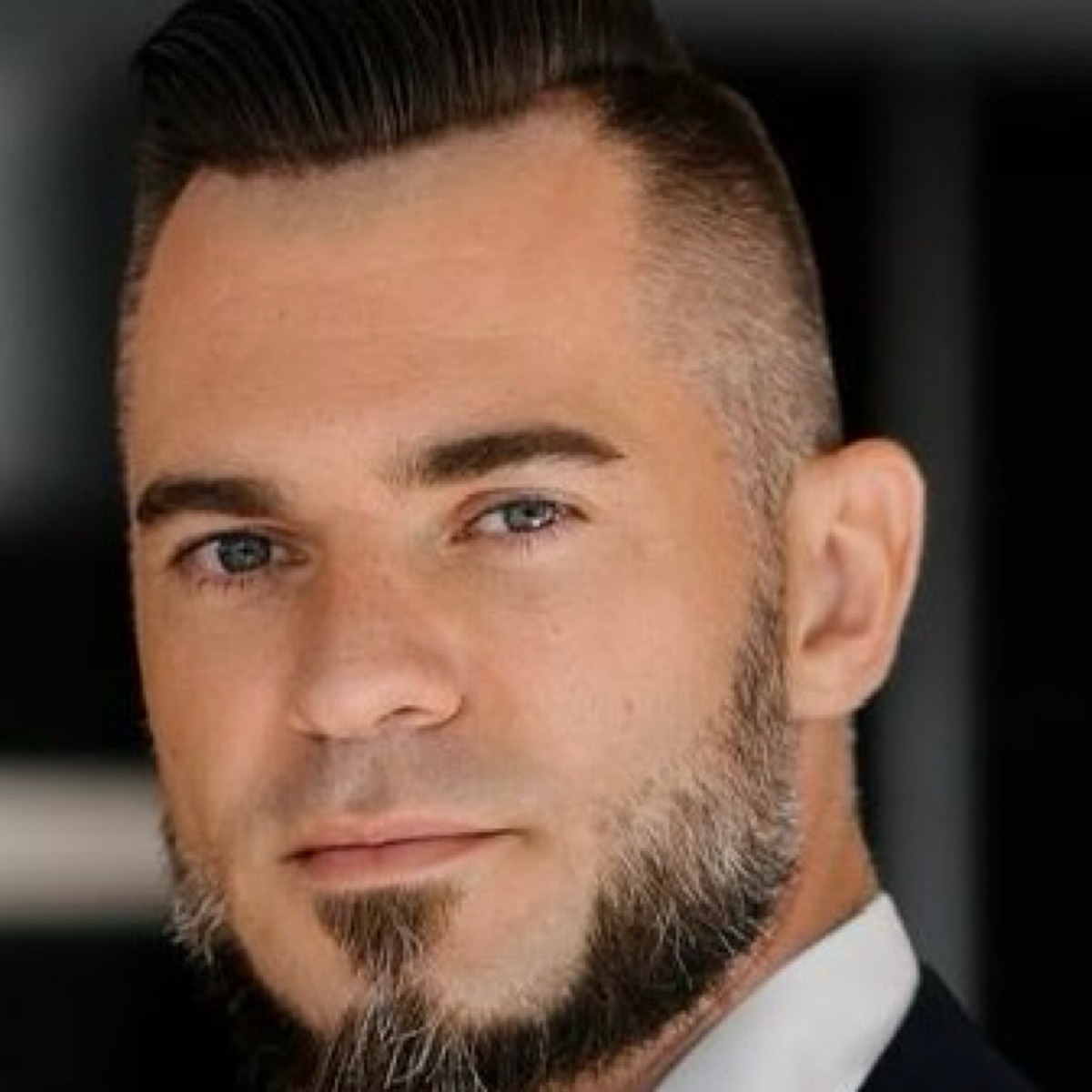 Михаил Попов