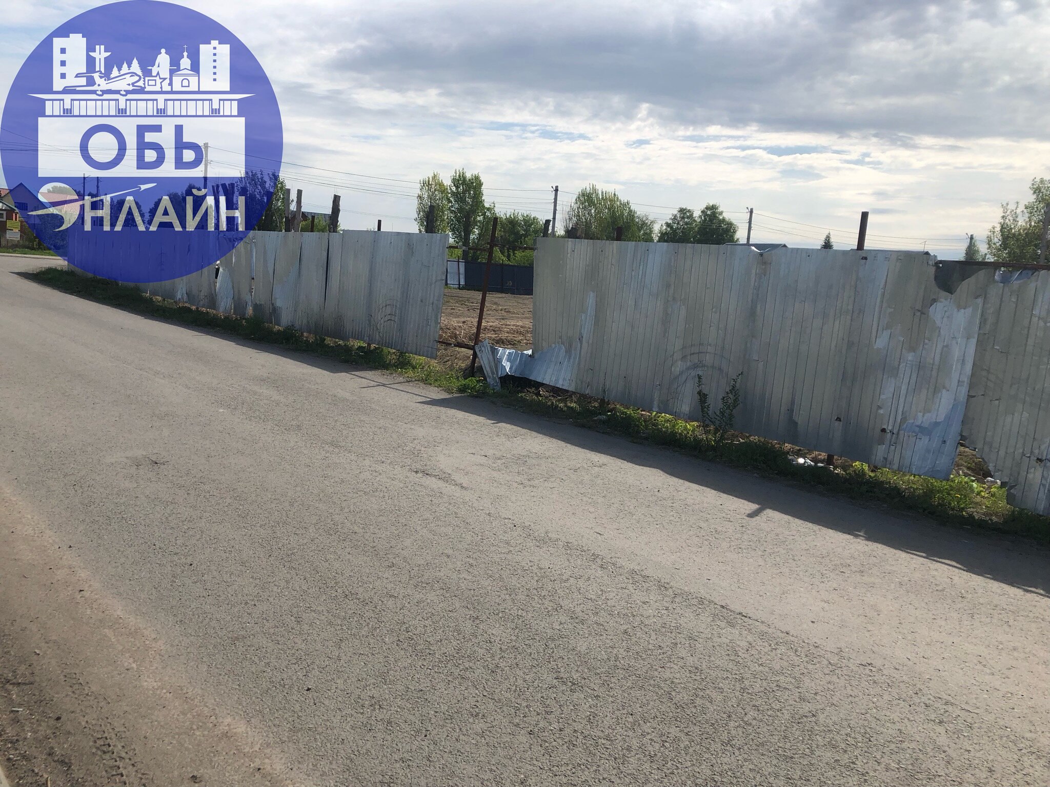 ↗ На фотографиях вы можете видеть магазин одной известной сети, который строят в селе Красноглинное.
Только итог: прошло уже больше года - территория огорожена - а магазина нет | Сетка — социальная сеть от hh.ru
