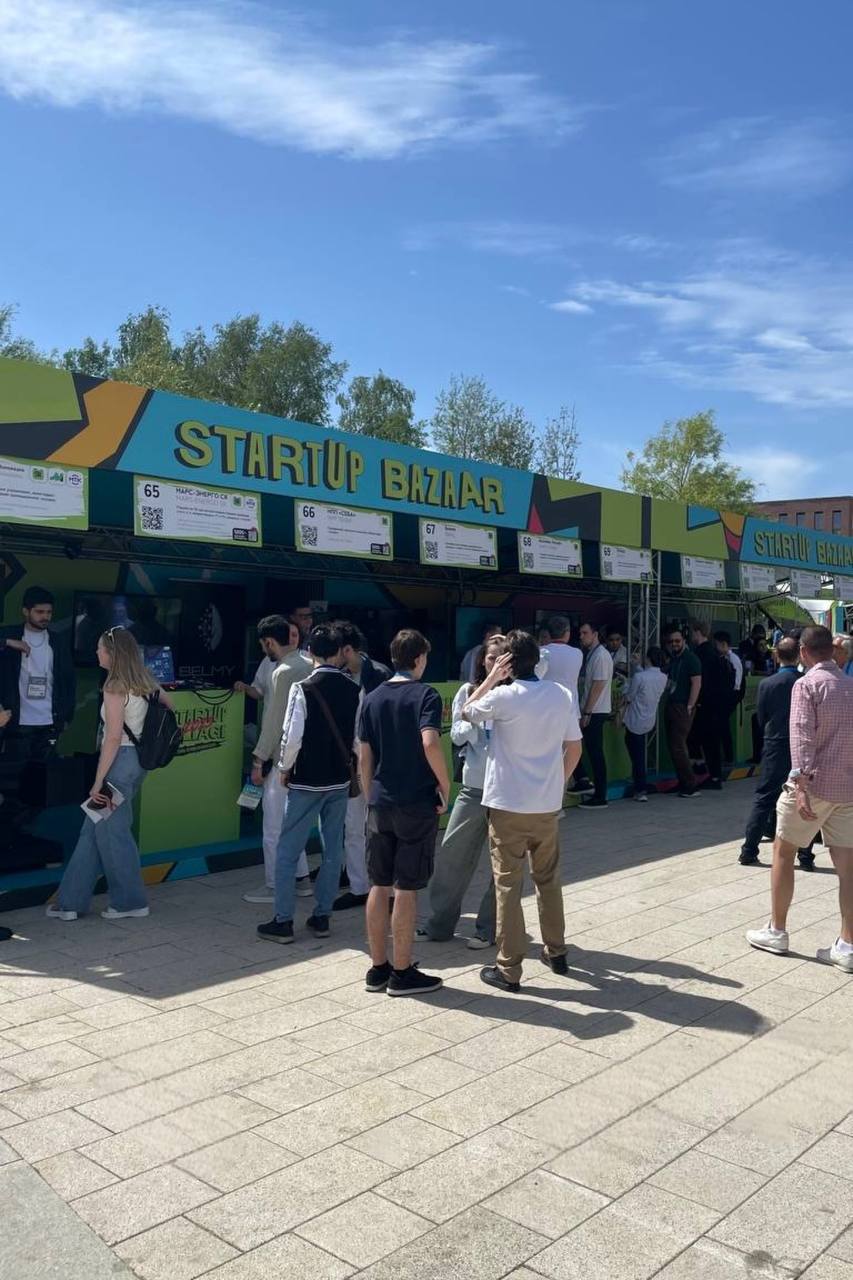 Команда Presentologi на Startup Village — главной точке притяжения для стартапов, инвесторов и тех, кто живёт технологиями и меняет реальность вокруг | Сетка — социальная сеть от hh.ru
