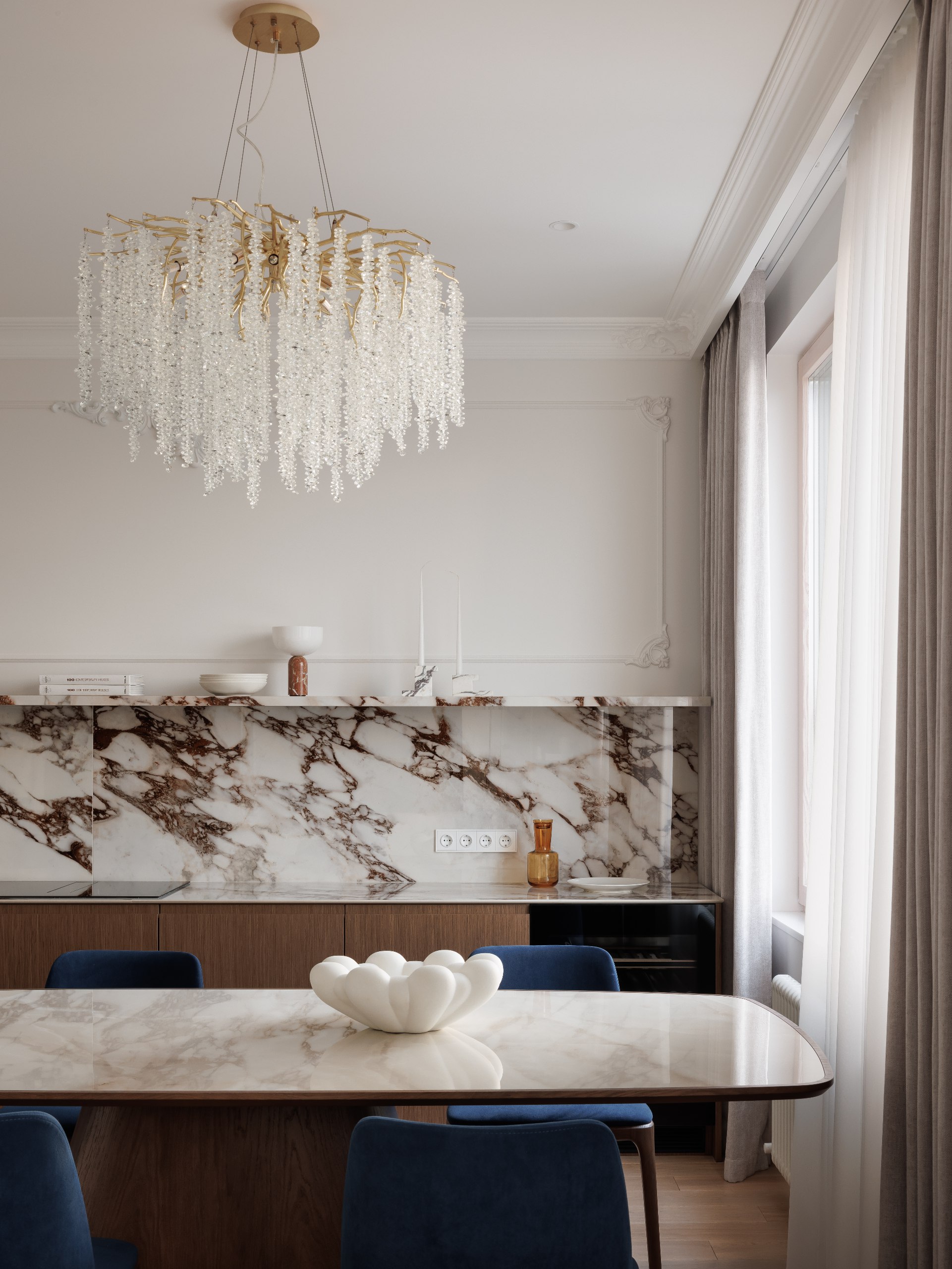 Пастельная гамма, яркие акценты и простор для трансформаций — дизайнер Елена Лебедева знает толк в элегантности, от которой невозможно устать. Смотрите и читайте на сайте wajournal | Сетка — социальная сеть от hh.ru