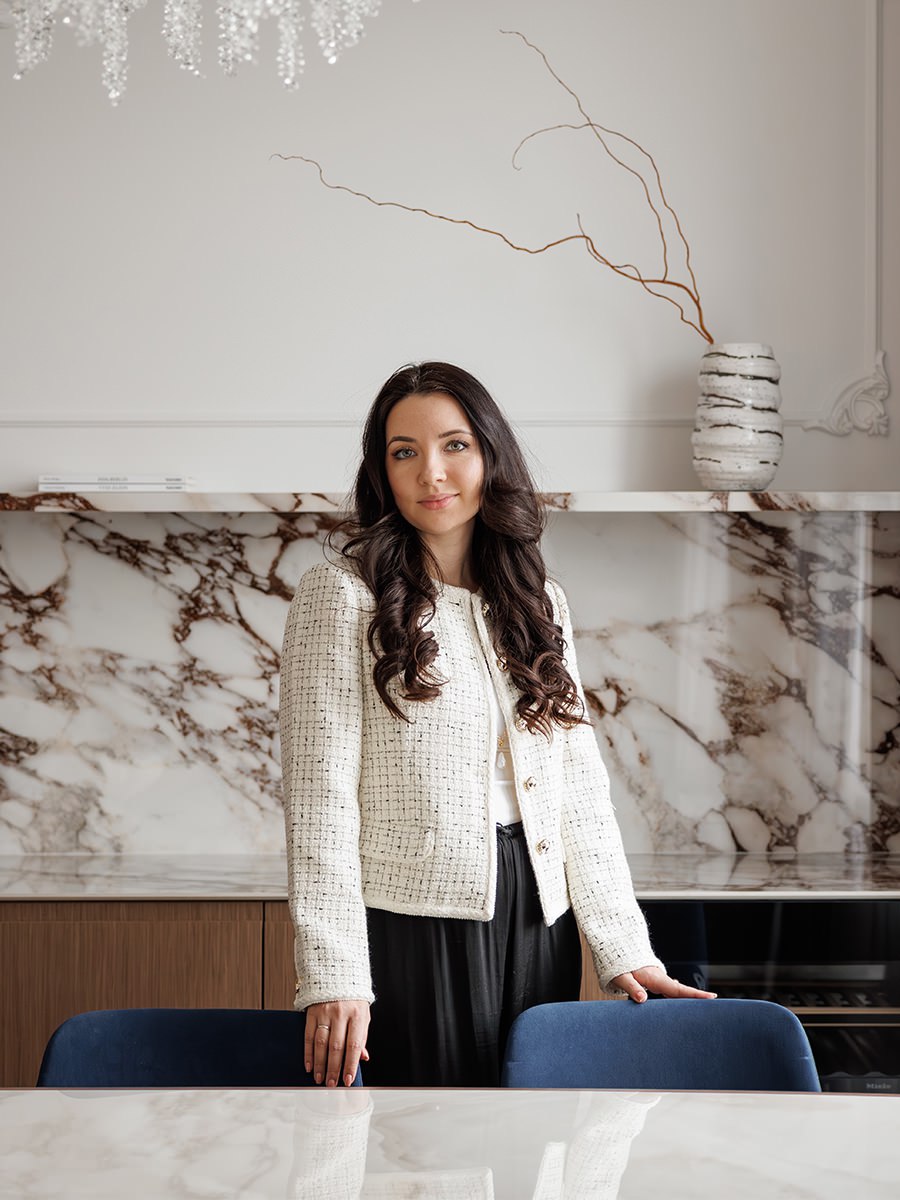 Пастельная гамма, яркие акценты и простор для трансформаций — дизайнер Елена Лебедева знает толк в элегантности, от которой невозможно устать. Смотрите и читайте на сайте wajournal | Сетка — социальная сеть от hh.ru