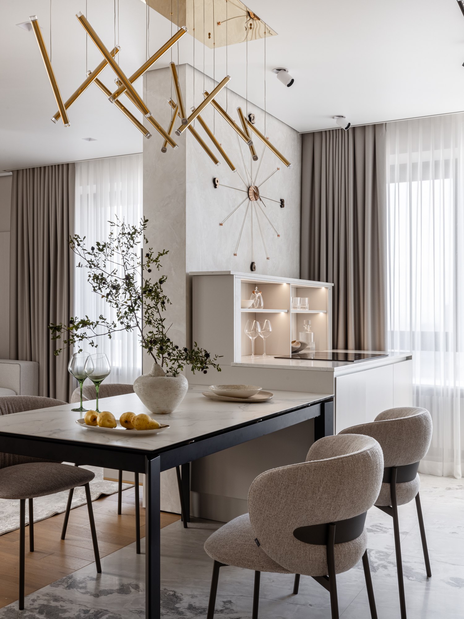 Лаконичное взрослое пространство со знаковыми дизайнерскими акцентами и детские комнаты, наполненные цветом, игрой и творческой в свободой в проекте дизайнера Алины Шагалеевой-Гамм | Сетка — социальная сеть от hh.ru