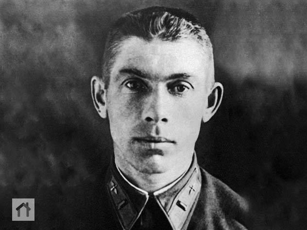 Николай Францевич Гастелло – советский военный лётчик, участник трёх войн, в момент гибели занимал должность командира эскадрильи | Сетка — социальная сеть от hh.ru