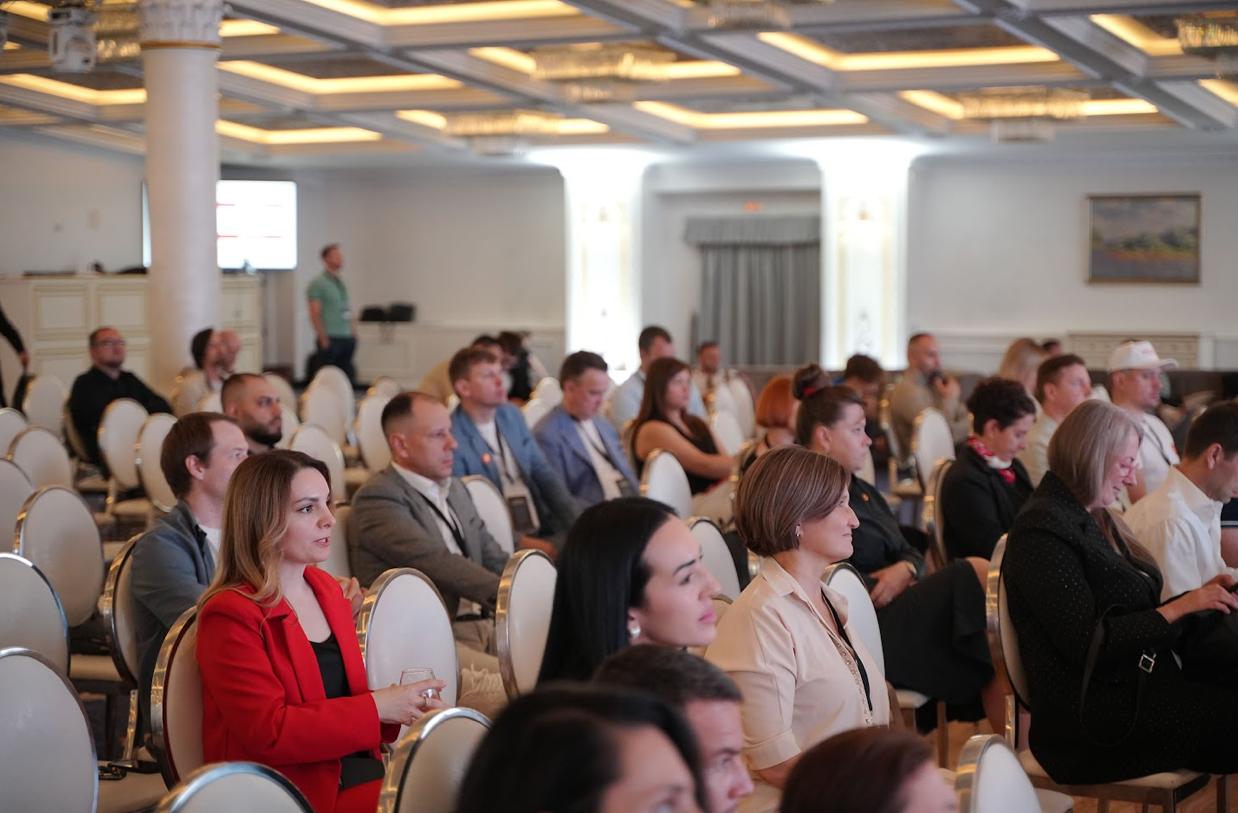 🏆 БИТВА ПРОЕКТОВ НА РОСУРБАНФОРУМЕ: БУДУЩЕЕ УЖЕ ЗДЕСЬ!
Самым зрелищным событием РосУрбанФорума 2025 стала вечерняя "Битва проектов" | Сетка — социальная сеть от hh.ru