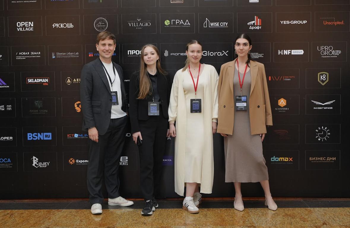 🏆 БИТВА ПРОЕКТОВ НА РОСУРБАНФОРУМЕ: БУДУЩЕЕ УЖЕ ЗДЕСЬ!
Самым зрелищным событием РосУрбанФорума 2025 стала вечерняя "Битва проектов" | Сетка — социальная сеть от hh.ru