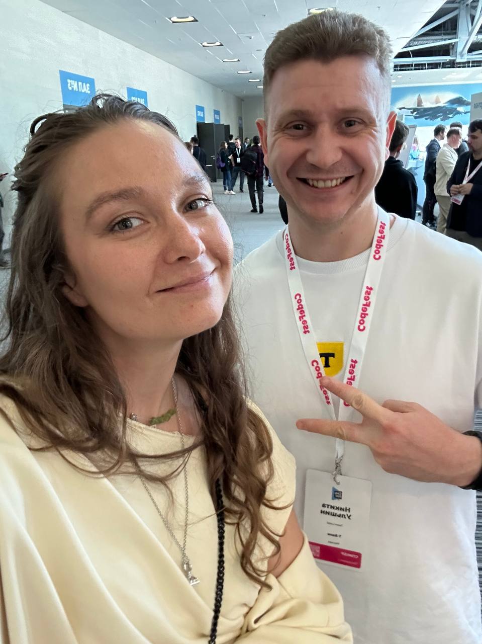 Всем привет!
Сегодня выступил на CodeFest с докладом «Лидерство в трудные времена» | Сетка — социальная сеть от hh.ru