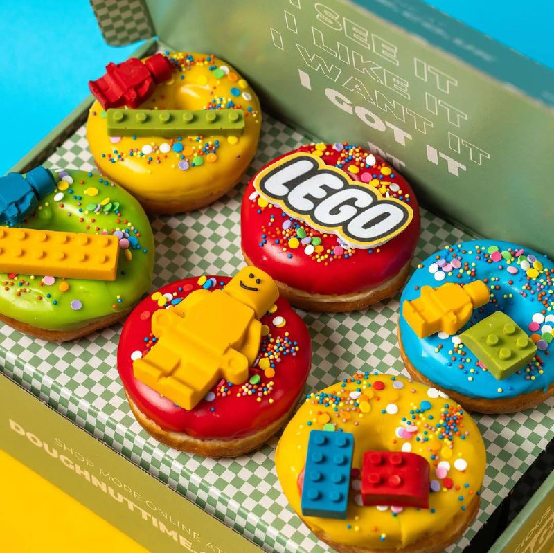 Вау, британская пончиковая Doughnut Time создала красивый сет для фанатов Lego | Сетка — социальная сеть от hh.ru