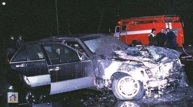 В октябре 1998 года на президента Грузии Э. Шеварднадзе было совершено покушение. Его кортеж был обстрелян сначала из гранатометов, а после и из автоматического оружия | Сетка — социальная сеть от hh.ru