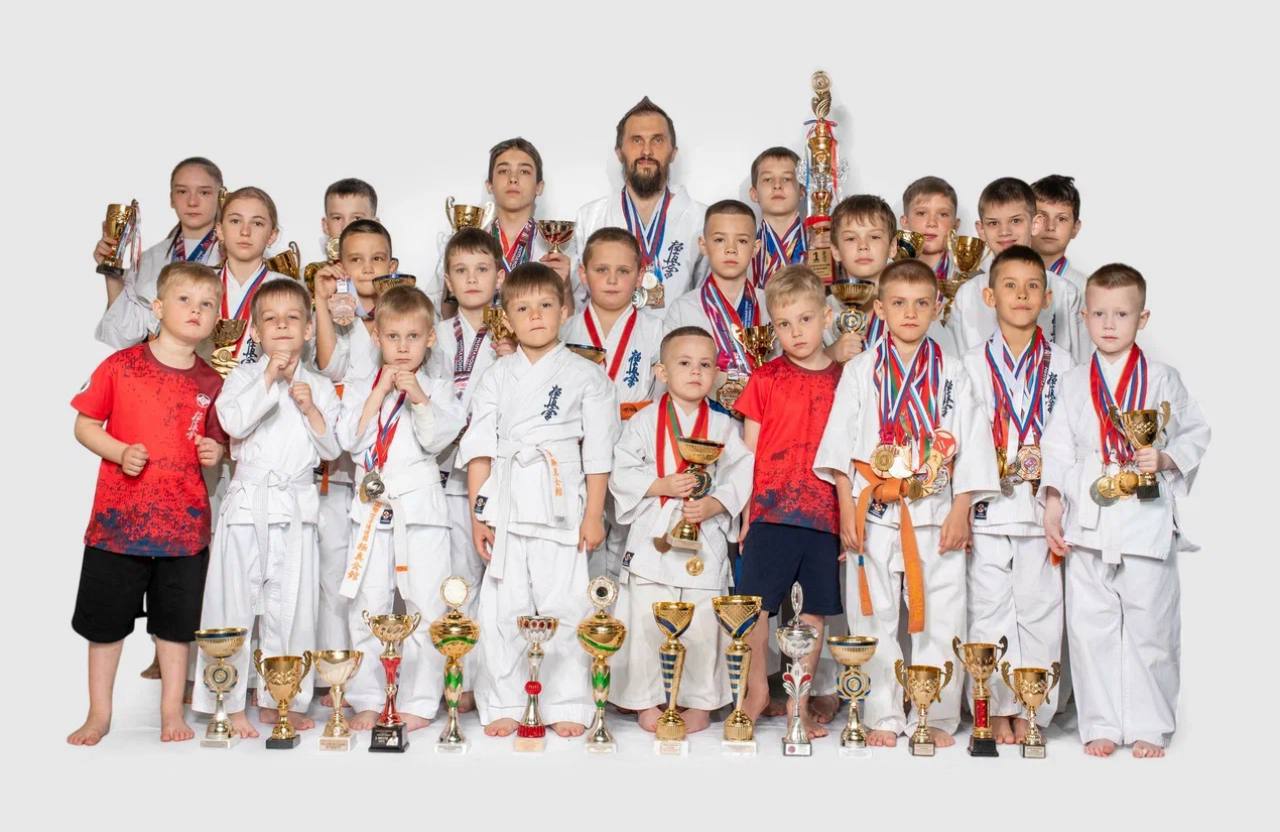 Добрый день, дорогие друзья! 😌
Поздравляем с Международным днём защиты детей! 🌟
🌸Желаем крепкого здоровья и радостного смеха по утрам.
📚 Интересных открытий и лёгкого пути к знаниям | Сетка — социальная сеть от hh.ru
