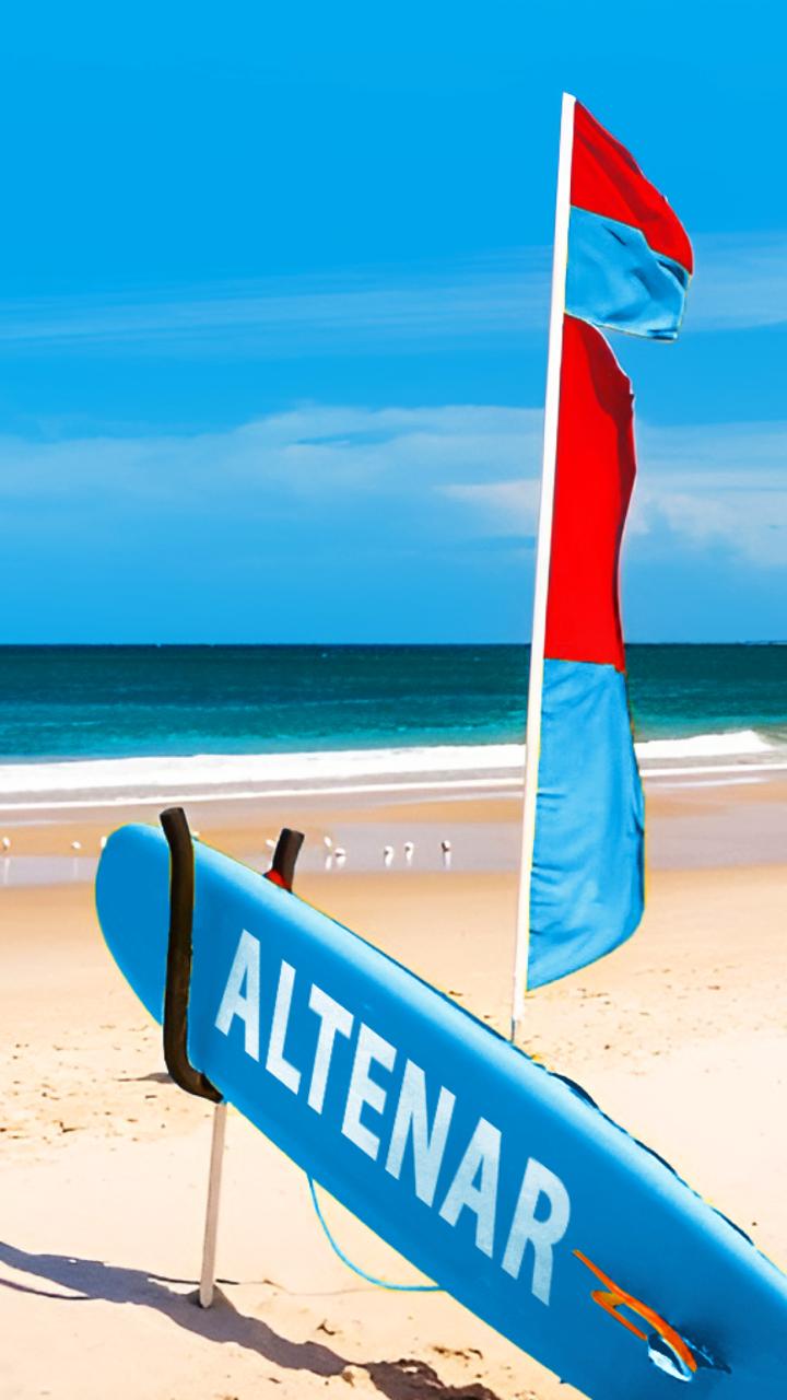 Первый день лета, первая сезонная подборка обоев от наших дизайнеров! В комплект входят не только варианты заставок со слоганом и логотипом, но и поддерживающие послания от всей редакции 🩵
Сохраняйте,... | Сетка — социальная сеть от hh.ru