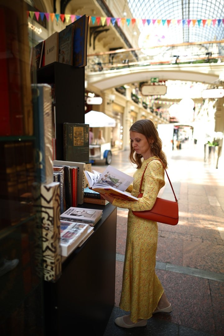 📚Книжный фестиваль «Красная площадь»
4-7 июня
Фестиваль будет расположен на 15 тематических площадках, в программе запланировано более 500 мероприятий и активностей, а также участие более 400 издатель... | Сетка — социальная сеть от hh.ru