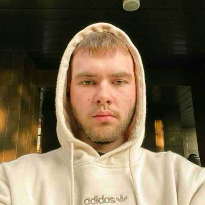 Максим Глотов