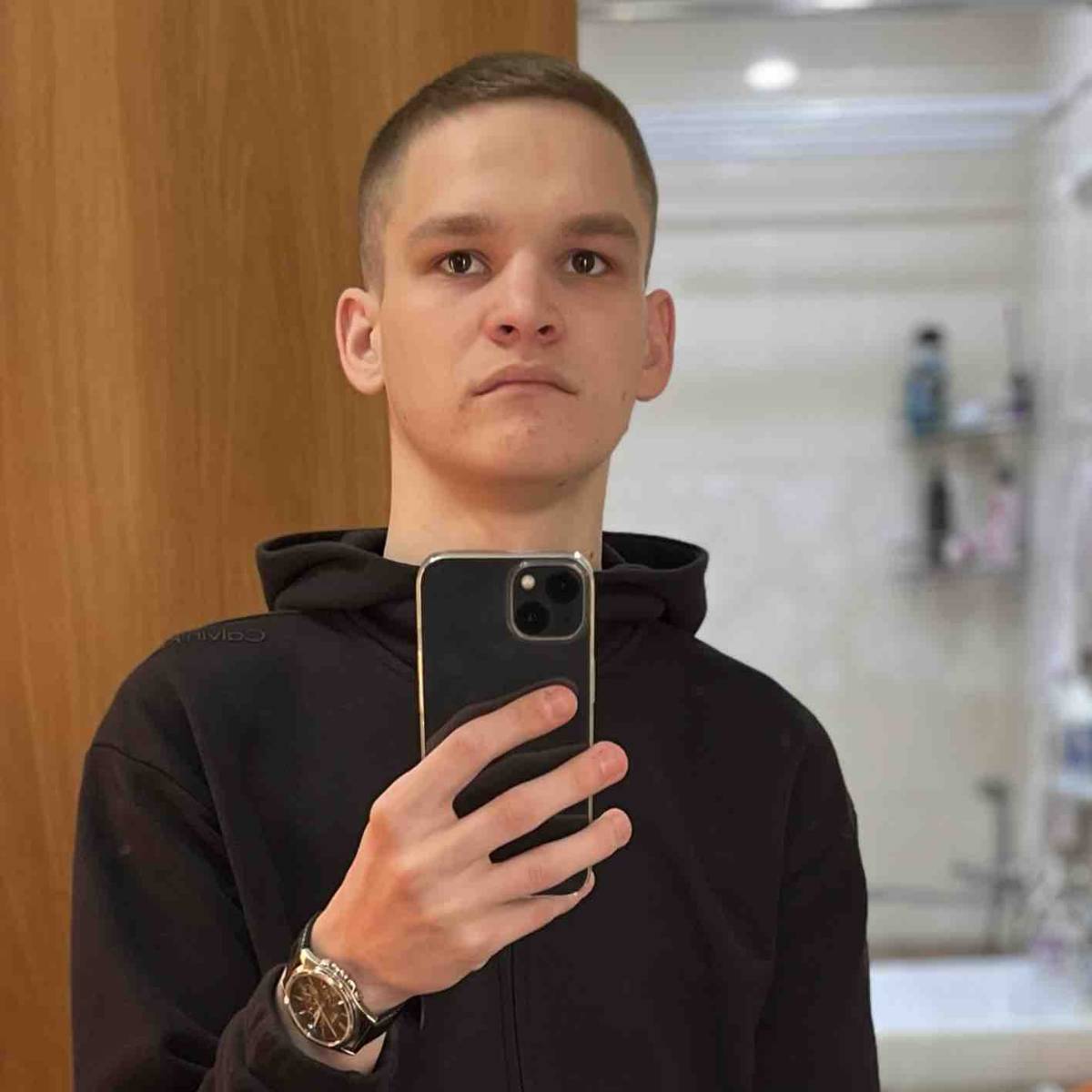 Андрей Ломакин