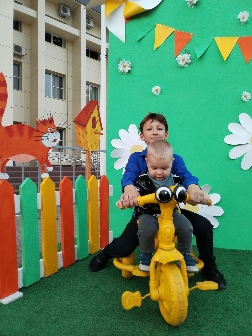 1 июня - праздник детства!😊
Чудно погуляли, столько детям интересностей, красоты и вкусноты досталось🥰
А с понедельника новые будни...🤪 | Сетка — социальная сеть от hh.ru