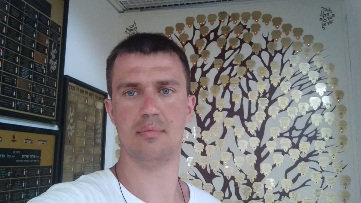 Антон Муравлев