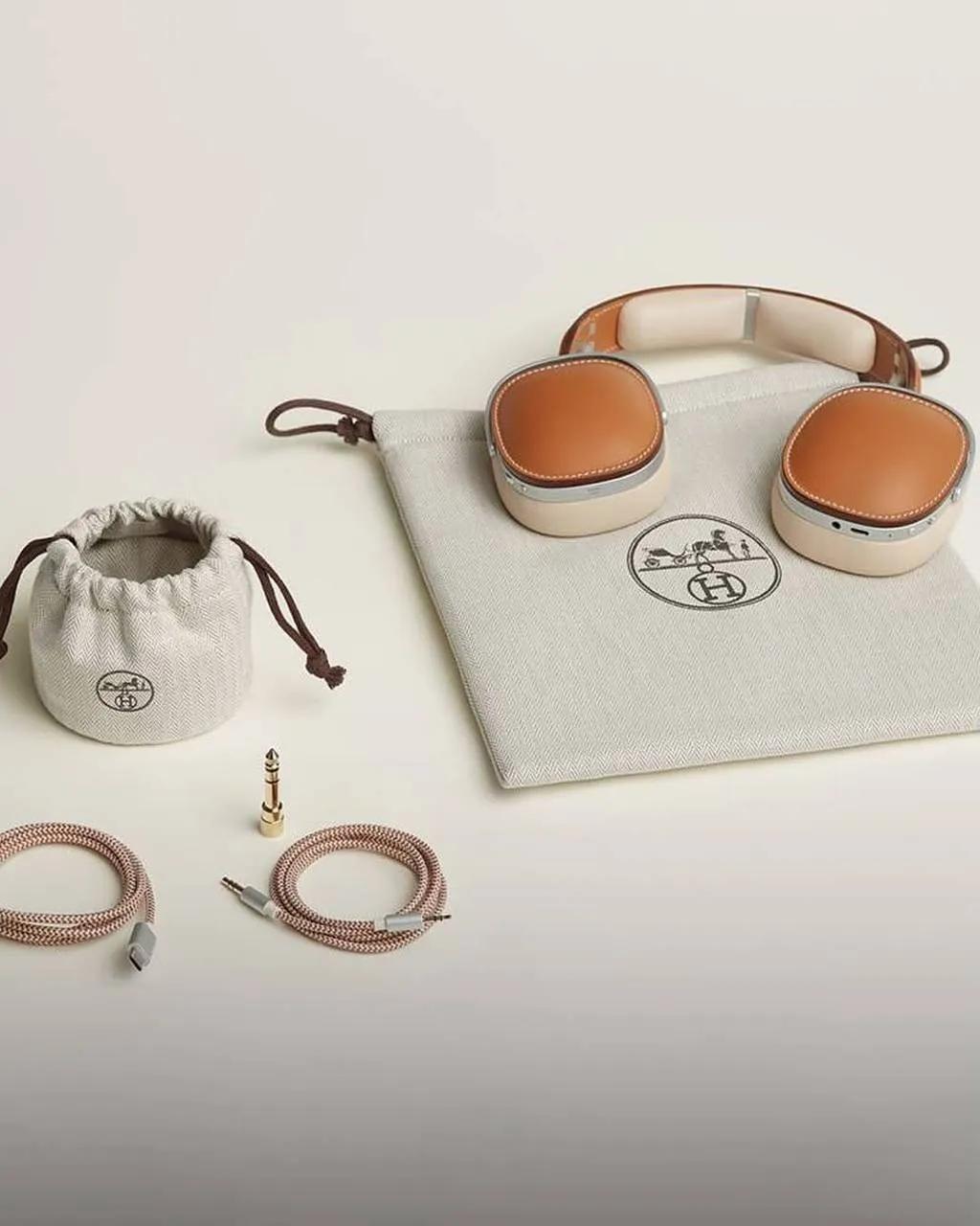 Hermès выпустил наушники для тех, кому некуда тратить деньги. Дизайнерские наушники Ateliers Horizons собирают вручную 50 человек. Сами наушники сделаны с использованием телячьей кожи и серебра | Сетка — социальная сеть от hh.ru