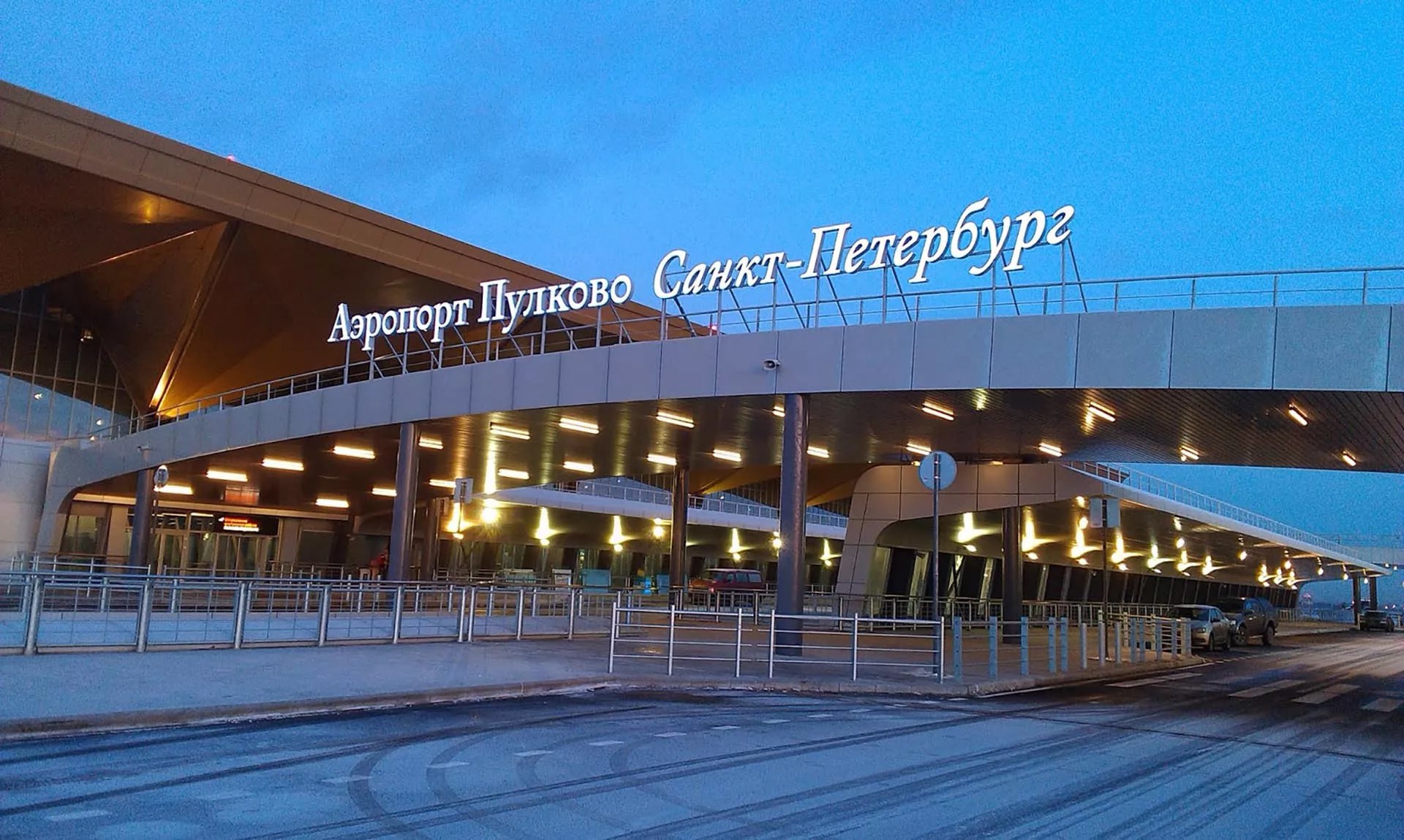 В Пулково запущена российская система видеоаналитики на базе машинного зрения
В аэропорту Пулково успешно завершена первая фаза внедрения искусственного интеллекта для оперативной аналитики событий в ... | Сетка — социальная сеть от hh.ru
