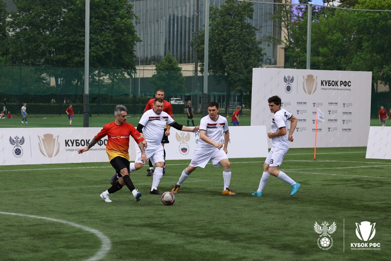 ⚽️ ПГК на Кубке РФС: старт взят, впереди — новые победы!
В минувшие выходные команда ПГК приняла участие в первом корпоративном турнире Российского футбольного союза в легендарных «Лужниках»! 16 сильн... | Сетка — социальная сеть от hh.ru